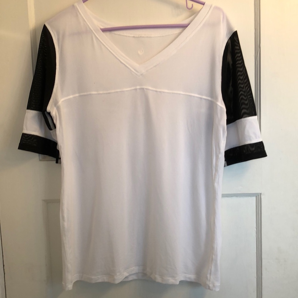 Lululemon athletica short sleeved shirt